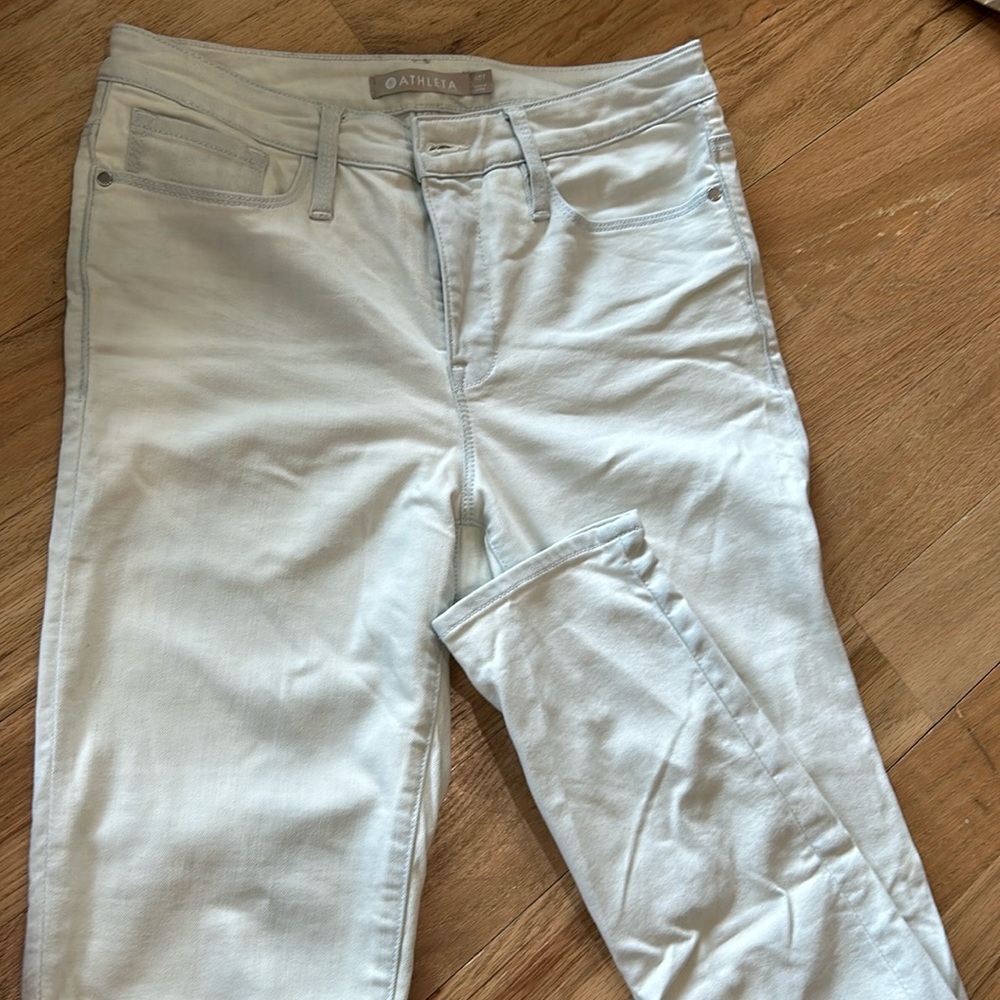 Athletes skinny jeans